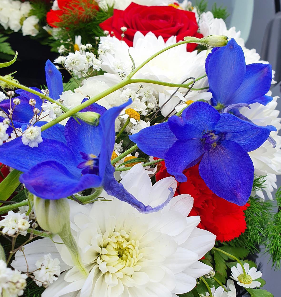 17. mai blomster - Klikk for stort bilde